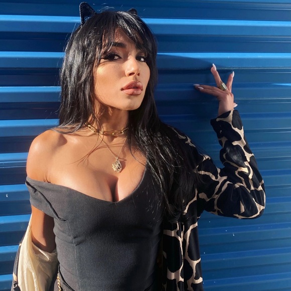 Nicholas Black Structured Top. - Picture 2 of 3